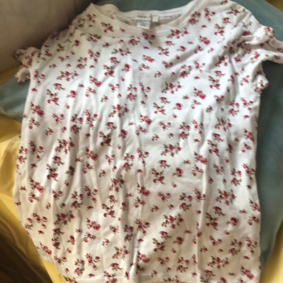 BNWOT forever 21 rose pattern tee TB - Picture 1 of 6